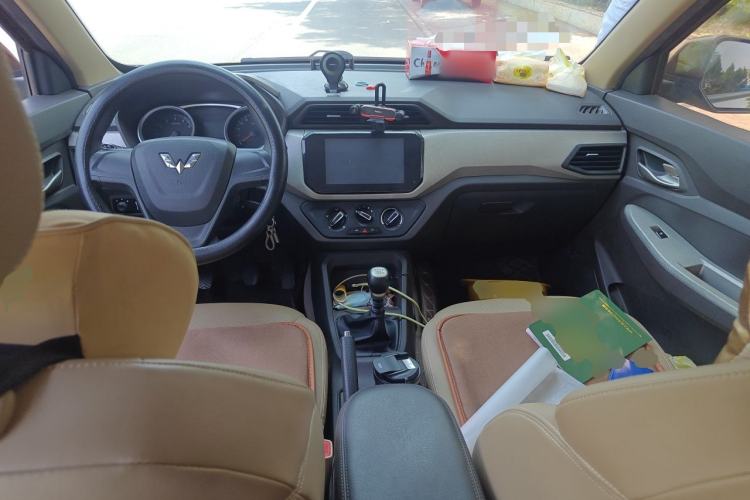 Used Wuling Hongguang 2019 1.5L S Comfort Edition China VI LAR Center Console