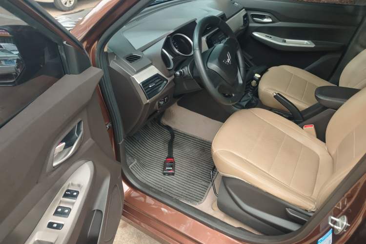 Used Wuling Hongguang 2019 1.5L S Comfort Edition China VI LAR Driver Seat