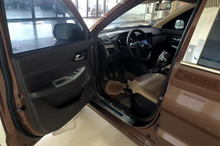 Used Wuling Hongguang 2019 1.5L S Comfort Edition China VI LAR Driver Seat