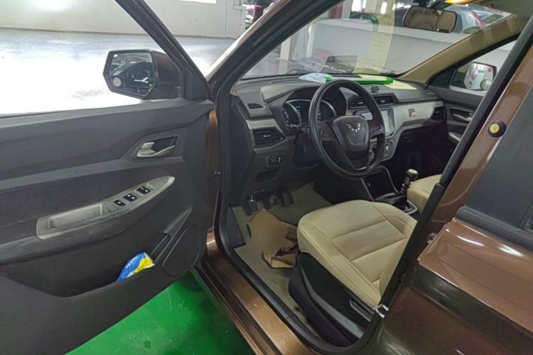 Used Wuling Hongguang 2019 1.5L S Comfort Edition China VI LAR Driver Seat