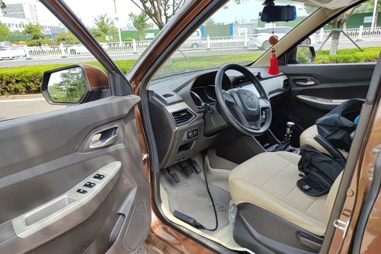 Used Wuling Hongguang 2019 1.5L S Comfort Edition China VI LAR Driver Seat