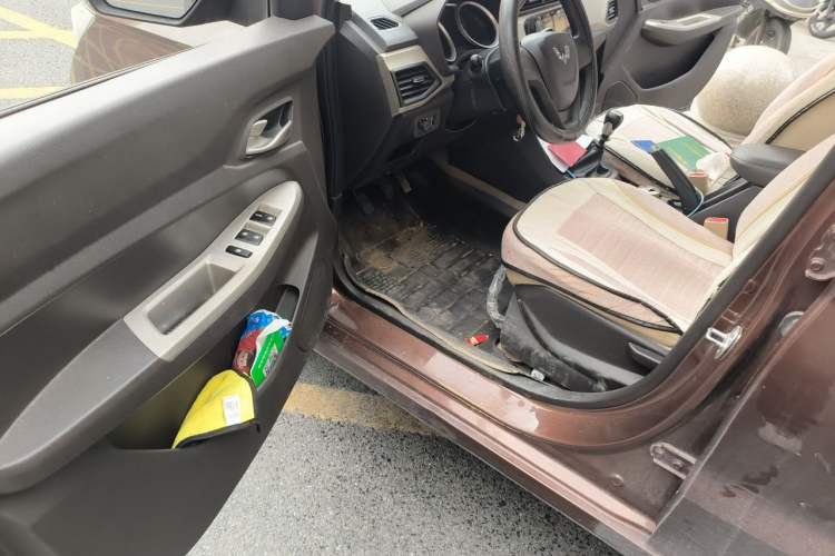 Used Wuling Hongguang 2019 1.5L S Comfort Edition China VI LAR Driver Seat