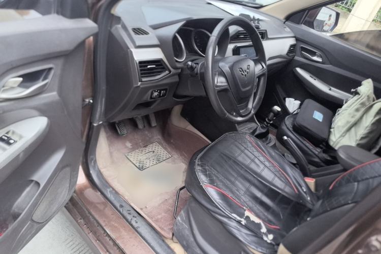 Used Wuling Hongguang 2019 1.5L S Comfort Edition China VI LAR Driver Seat