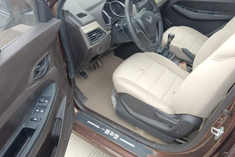 Used Wuling Hongguang 2019 1.5L S Standard Version China VI LAR Driver Seat