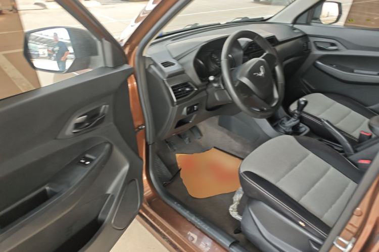 Used Wuling Hongguang 2019 1.5L S Basic Version China VI Standard LAR Driver Seat