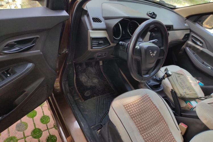 Used Wuling Hongguang 2019 1.5L S Standard Version China VI LAR Driver Seat