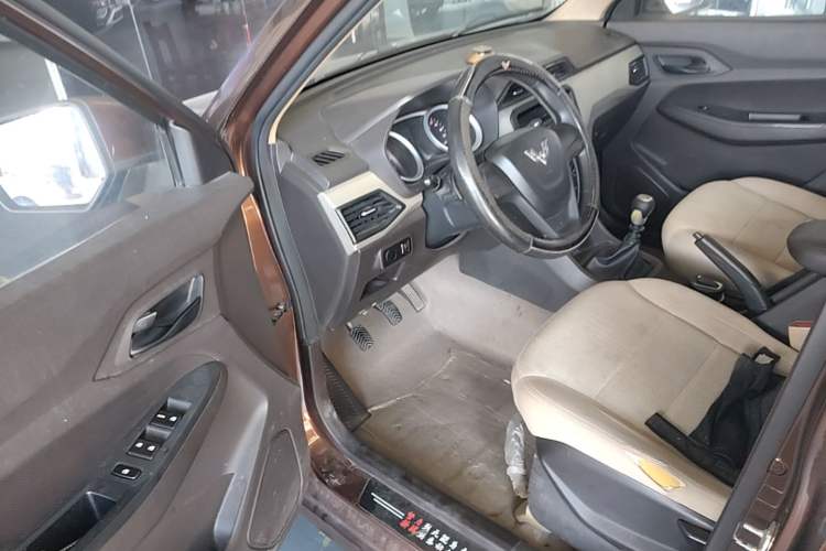 Used Wuling Hongguang 2019 1.5L S Standard Version China VI LAR Driver Seat