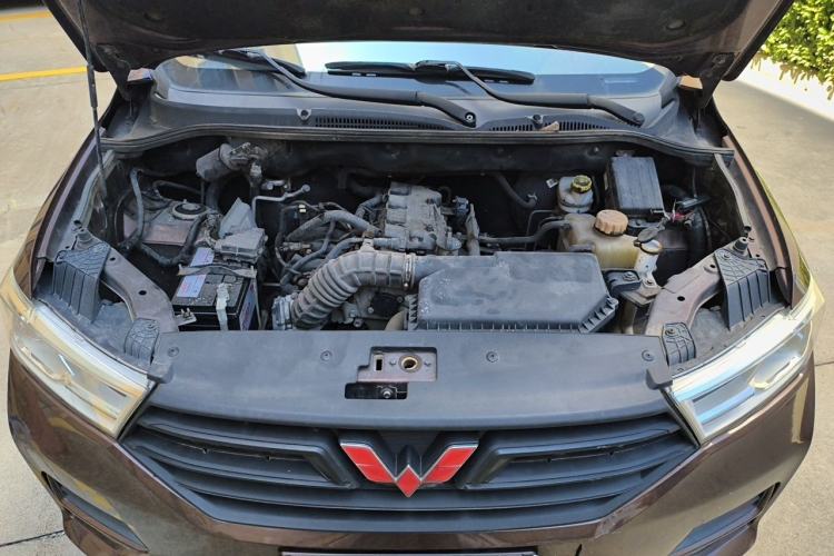 Used Wuling Hongguang 2019 1.5L S Comfort Edition China VI LAR Engine Bay