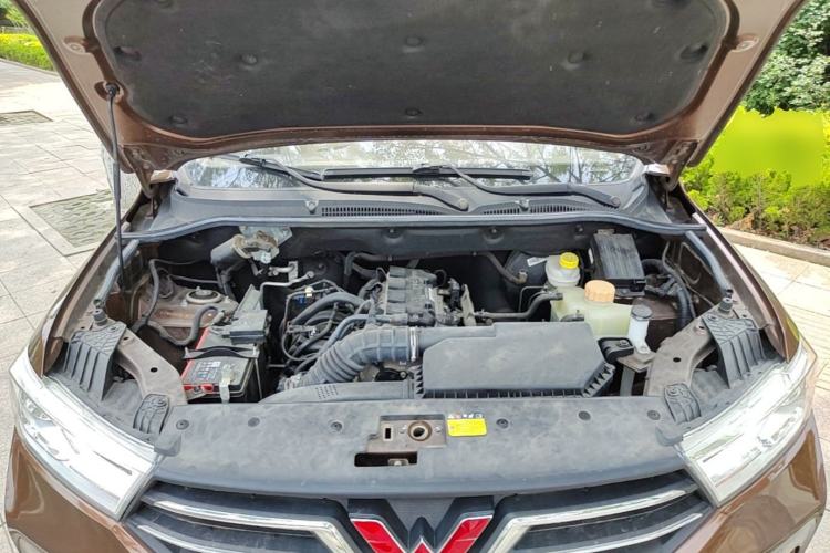 Used Wuling Hongguang 2019 1.5L S Comfort Edition China VI LAR Engine Bay