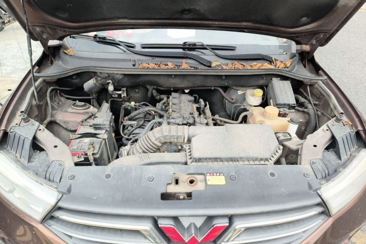 Used Wuling Hongguang 2019 1.5L S Comfort Edition China VI LAR Engine Bay