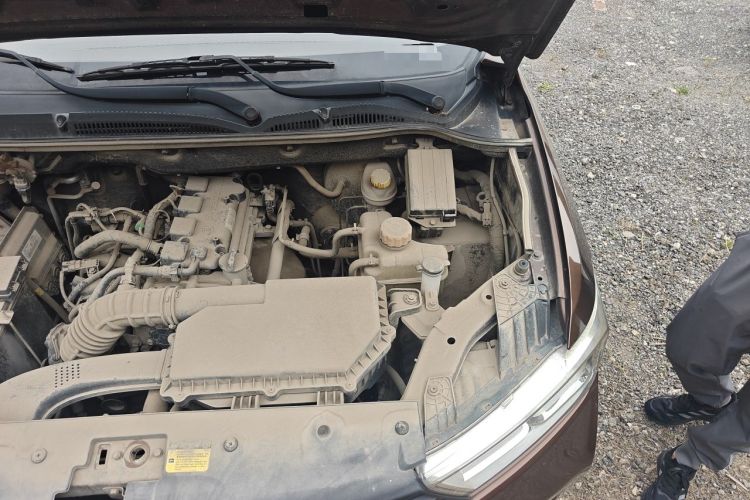 Used Wuling Hongguang 2019 1.5L S Standard Version China VI LAR Engine Bay Left
