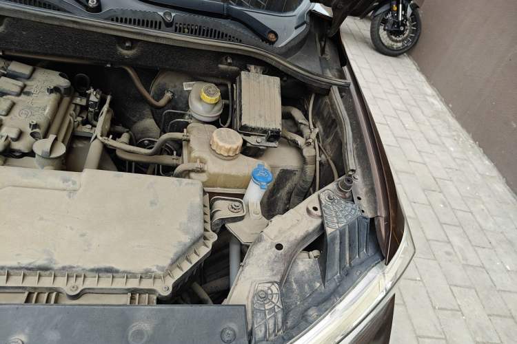 Used Wuling Hongguang 2019 1.5L S Standard Version China VI LAR Engine Bay Left
