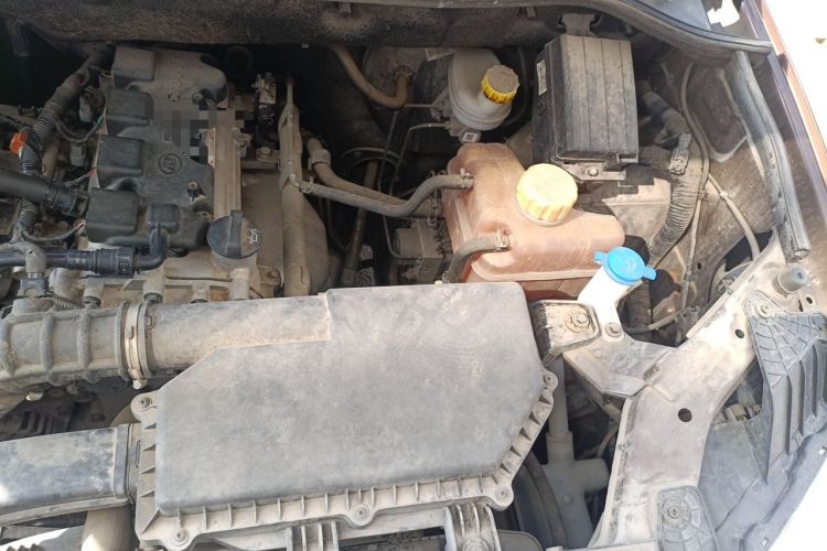 Used Wuling Hongguang 2019 1.5L S Standard Version China VI LAR Engine Bay Left