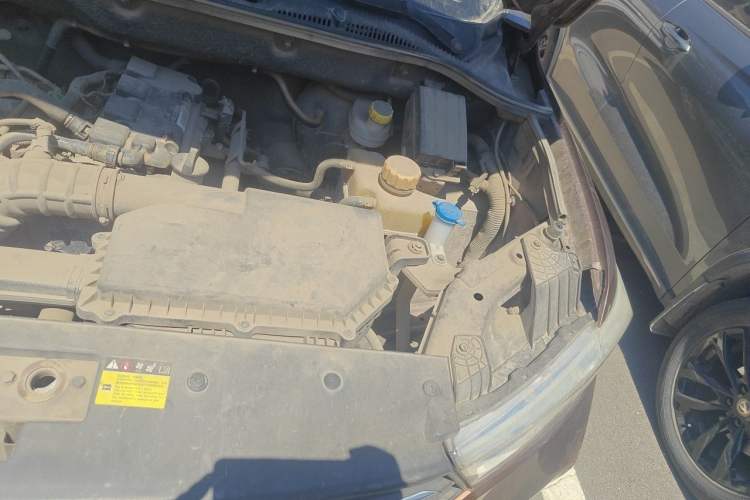 Used Wuling Hongguang 2019 1.5L S Standard Version China VI LAR Engine Bay Left