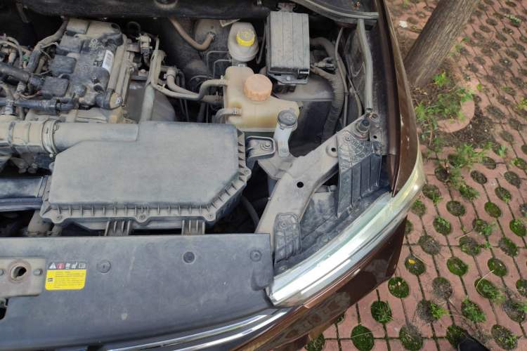 Used Wuling Hongguang 2019 1.5L S Standard Version China VI LAR Engine Bay Left