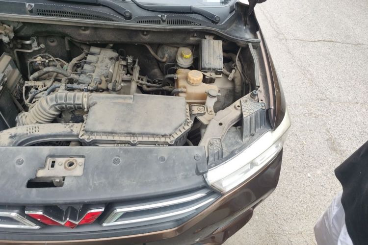 Used Wuling Hongguang 2019 1.5L S Comfort Edition China VI LAR Engine Bay Left