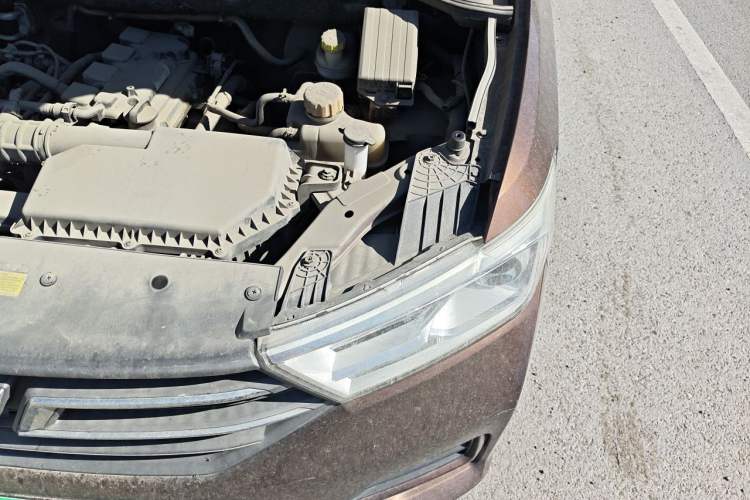 Used Wuling Hongguang 2019 1.5L S Standard Version China VI LAR Engine Bay Left