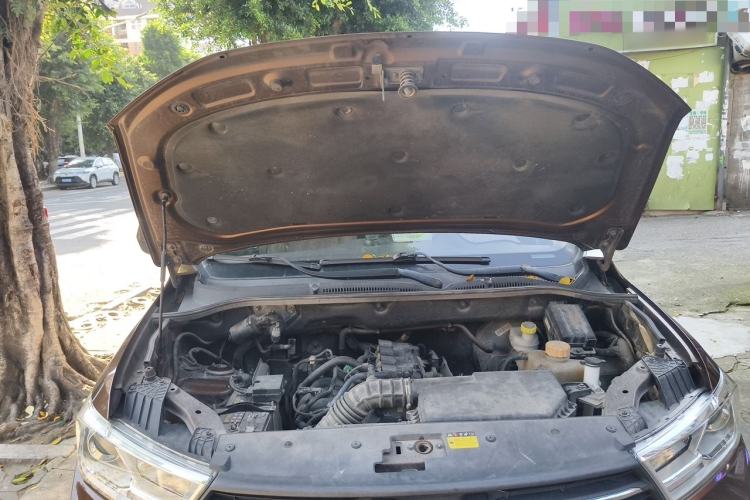 Used Wuling Hongguang 2019 1.5L S Comfort Edition China VI LAR Engine Bay