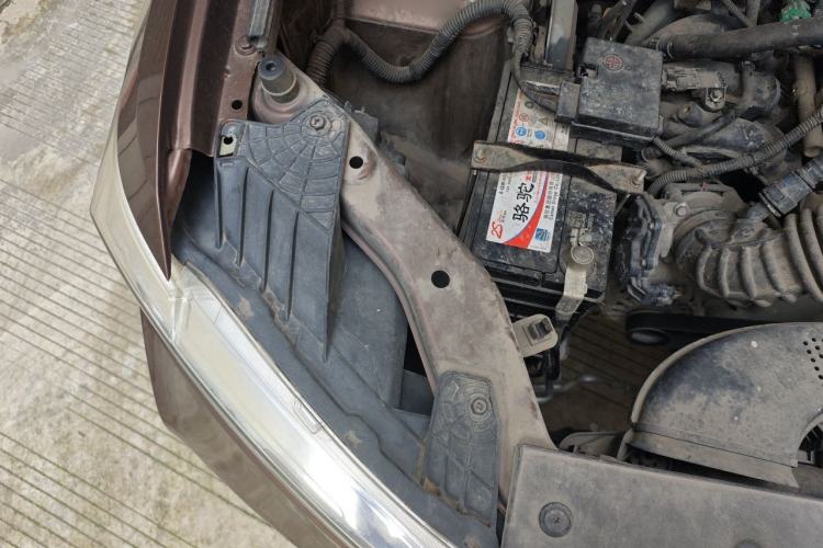 Used Wuling Hongguang 2019 1.5L S Basic Version China VI Standard LAR Engine Bay Right
