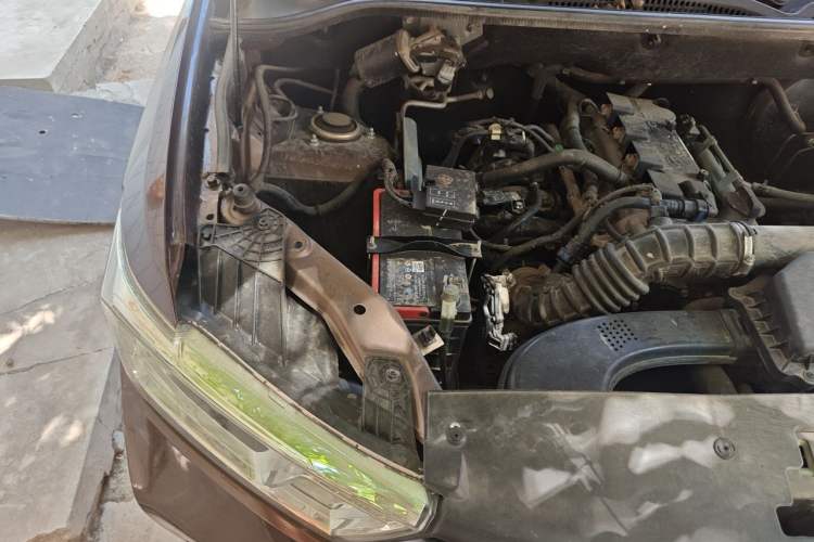 Used Wuling Hongguang 2019 1.5L S Basic Version China VI Standard LAR Engine Bay Right