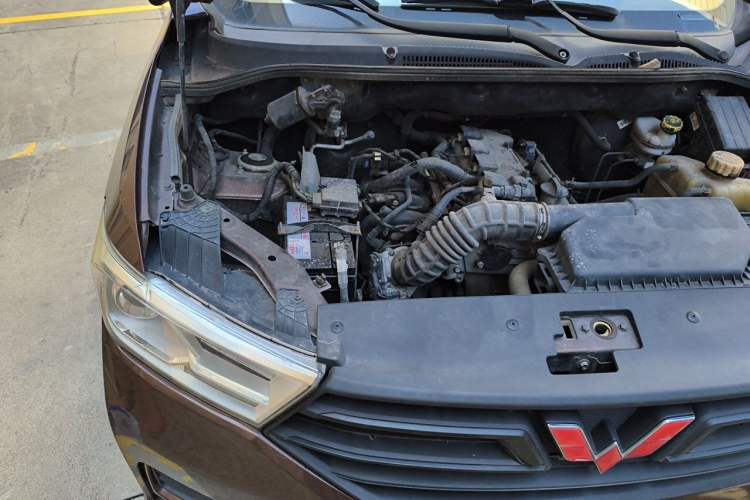 Used Wuling Hongguang 2019 1.5L S Comfort Edition China VI LAR Engine Bay Right