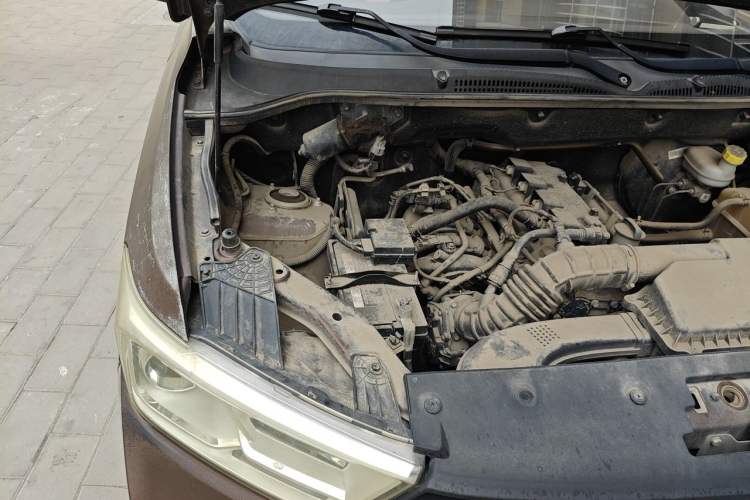 Used Wuling Hongguang 2019 1.5L S Standard Version China VI LAR Engine Bay Right