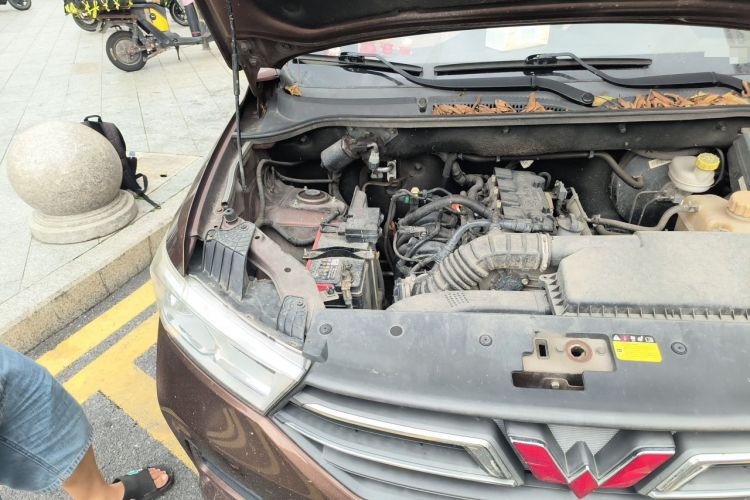 Used Wuling Hongguang 2019 1.5L S Comfort Edition China VI LAR Engine Bay Right