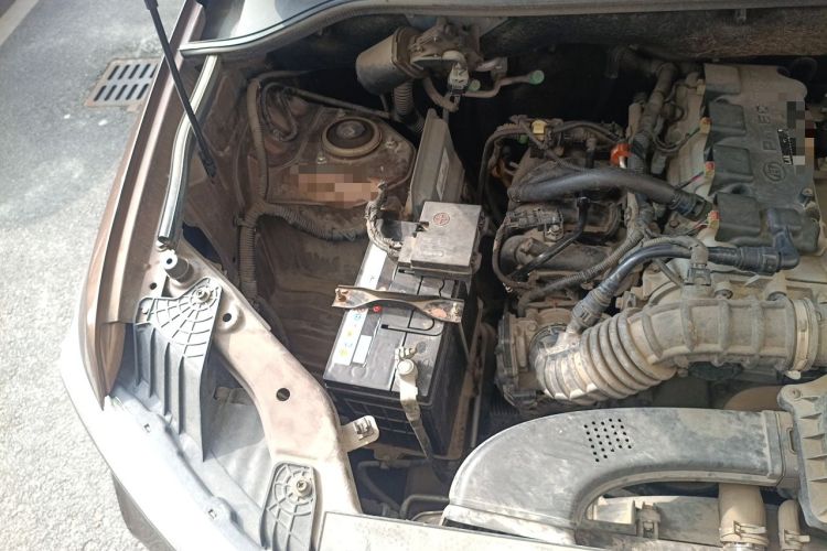 Used Wuling Hongguang 2019 1.5L S Standard Version China VI LAR Engine Bay Right