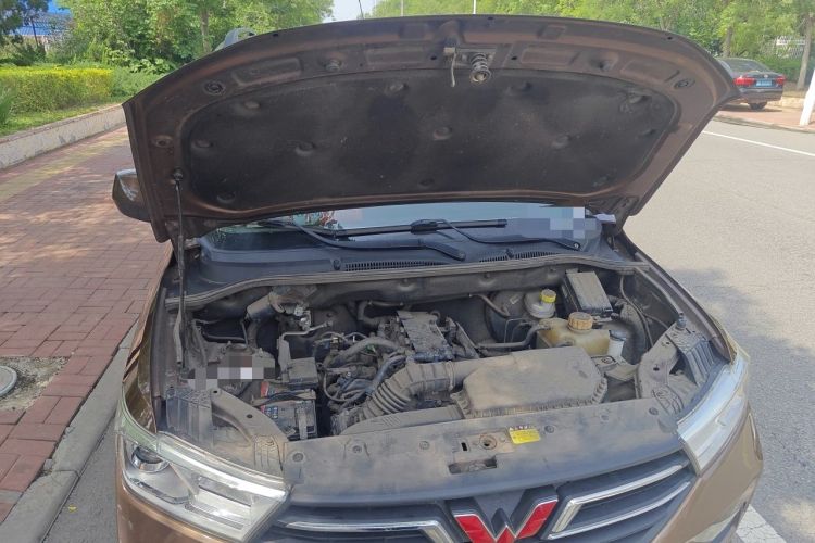Used Wuling Hongguang 2019 1.5L S Comfort Edition China VI LAR Engine Bay