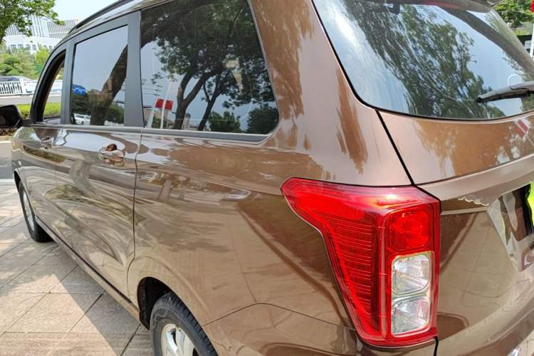 Used Wuling Hongguang 2019 1.5L S Comfort Edition China VI LAR Exterior 2