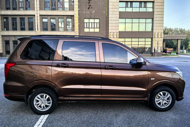 Used Wuling Hongguang 2019 1.5L S Standard Version China VI LAR Exterior 3