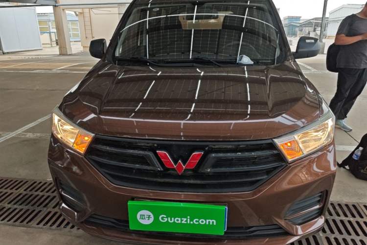 Used Wuling Hongguang 2019 1.5L S Basic Version China VI Standard LAR Front