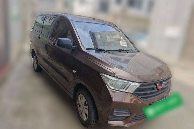 Used Wuling Hongguang 2019 1.5L S Basic Version China VI Standard LAR Front Right 45 Deg