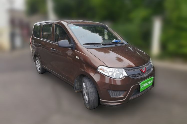 Used Wuling Hongguang 2019 1.5L S Base Version L2B Front Right 45 Deg