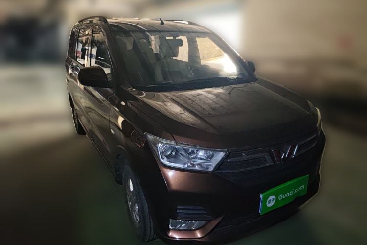 Used Wuling Hongguang 2019 1.5L S Standard Version China VI LAR Front Right 45 Deg