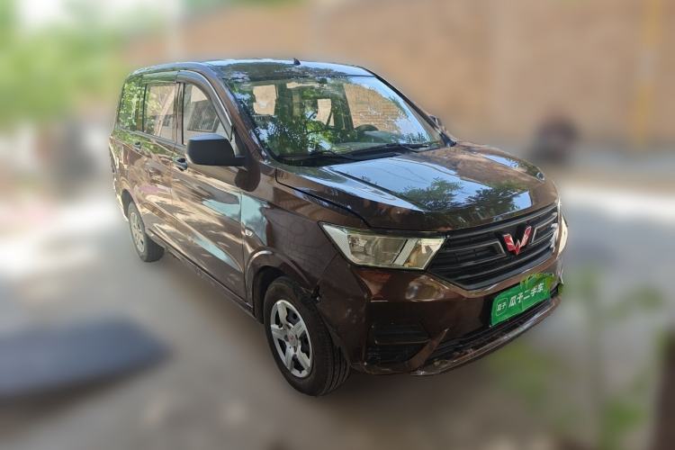 Used Wuling Hongguang 2019 1.5L S Basic Version China VI Standard LAR Front Right 45 Deg