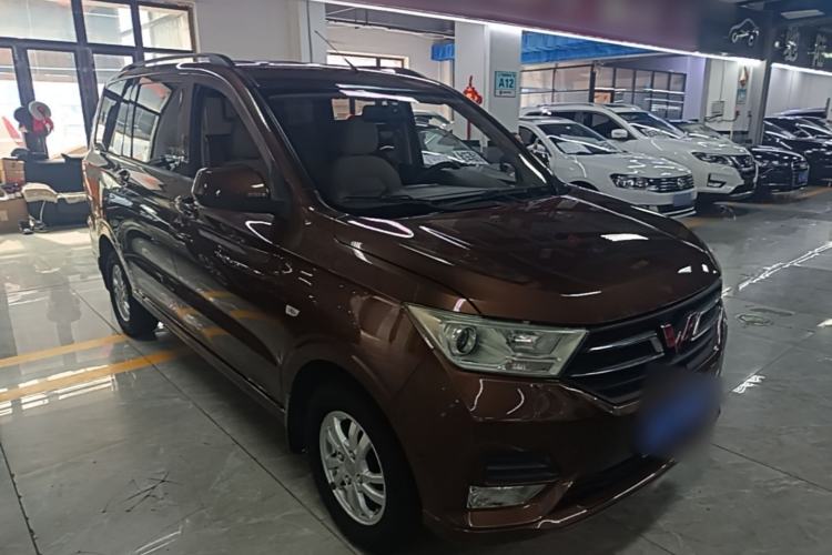 Used Wuling Hongguang 2019 1.5L S Standard Version China VI LAR Front Right 45 Deg