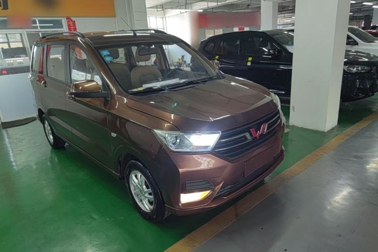 Used Wuling Hongguang 2019 1.5L S Comfort Edition China VI LAR Front Right 45 Deg
