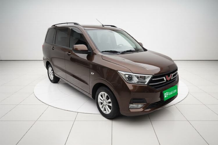 Used Wuling Hongguang 2019 1.5L S Standard Version China VI LAR Front Right 45 Deg