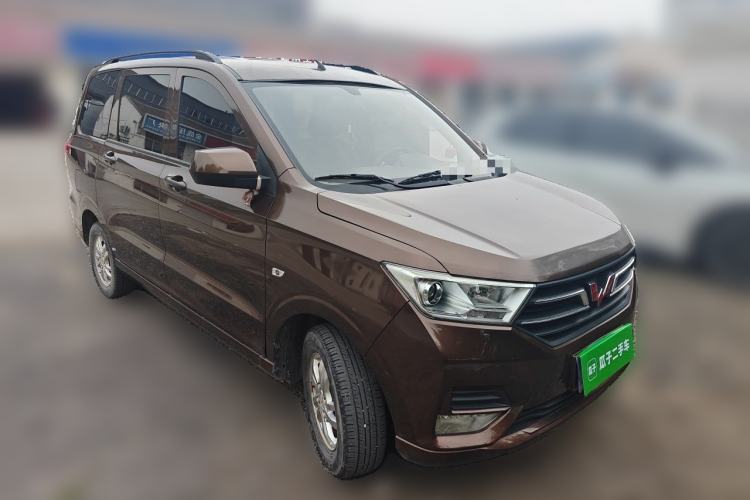 Used Wuling Hongguang 2019 1.5L S Standard Version China VI LAR Front Right 45 Deg