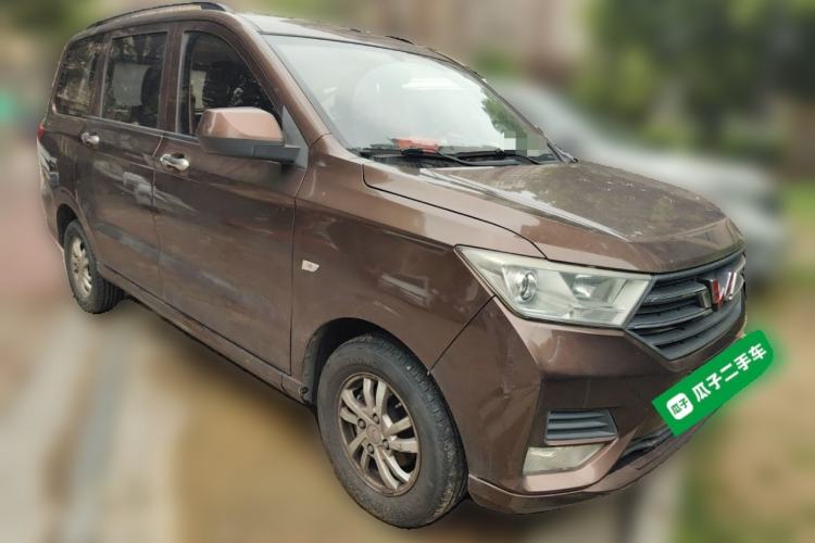 Used Wuling Hongguang 2019 1.5L S Standard Version China VI LAR Front Right 45 Deg