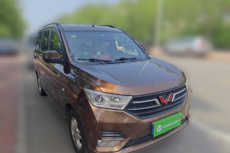 Used Wuling Hongguang 2019 1.5L S Comfort Edition China VI LAR Front Right 45 Deg