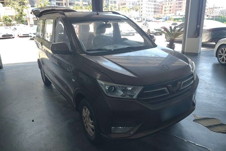 Used Wuling Hongguang 2019 1.5L S Standard Version China VI LAR Front Right 45 Deg