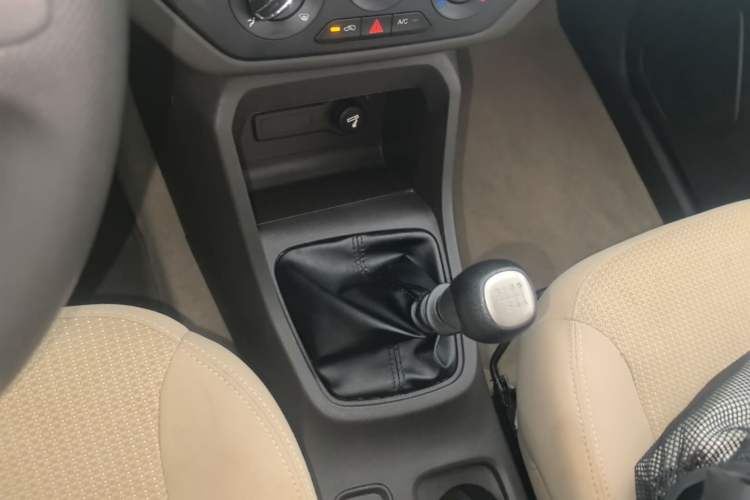 Used Wuling Hongguang 2019 1.5L S Standard Version China VI LAR Gear Lever