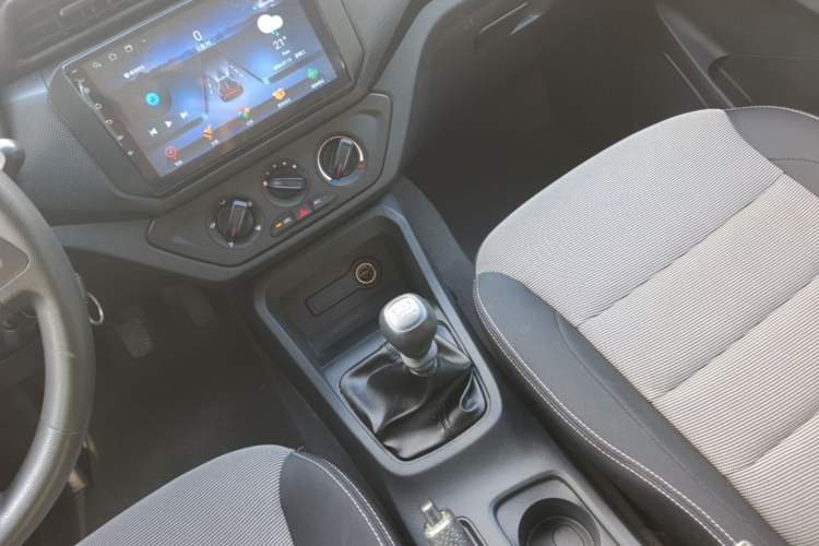 Used Wuling Hongguang 2019 1.5L S Basic Version China VI Standard LAR Gear Lever