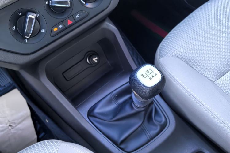 Used Wuling Hongguang 2019 1.5L S Standard Version China VI LAR Gear Lever