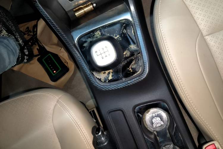 Used Wuling Hongguang 2019 1.5L S Comfort Edition China VI LAR Gear Lever