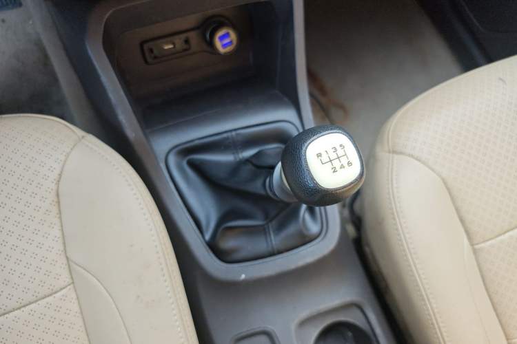 Used Wuling Hongguang 2019 1.5L S Base Version L2B Gear Lever