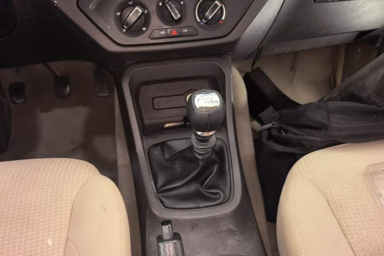 Used Wuling Hongguang 2019 1.5L S Standard Version China VI LAR Gear Lever
