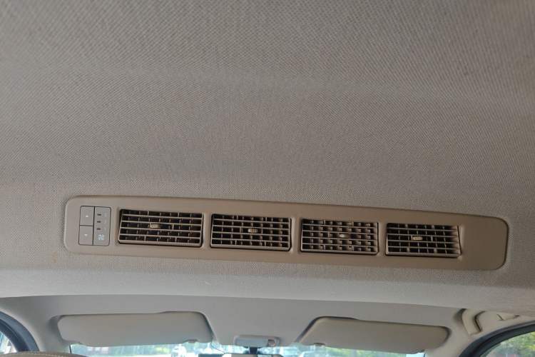 Used Wuling Hongguang 2019 1.5L S Comfort Edition China VI LAR Headliner